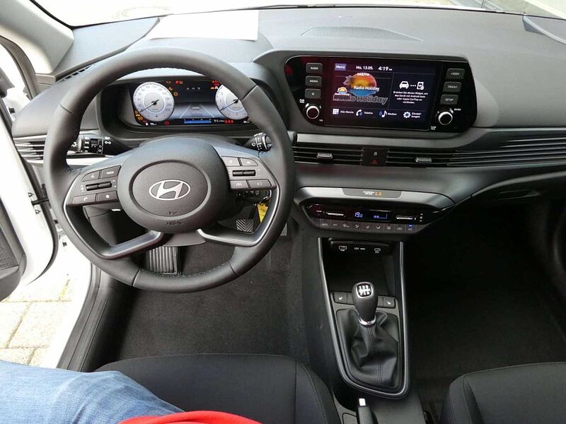 Hyundai i20 1,2 MPI*48V*Emotion*LED*Apple*Kamera*Alu*2-Tone*Al